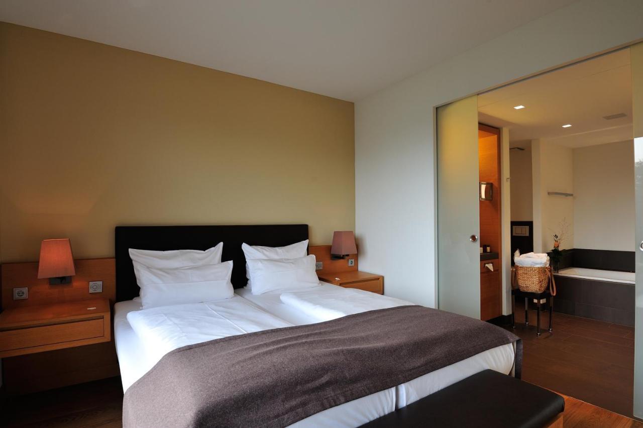 Schlossgut Groß Schwansee Zewnętrze zdjęcie A room at the Hotel de la Tour