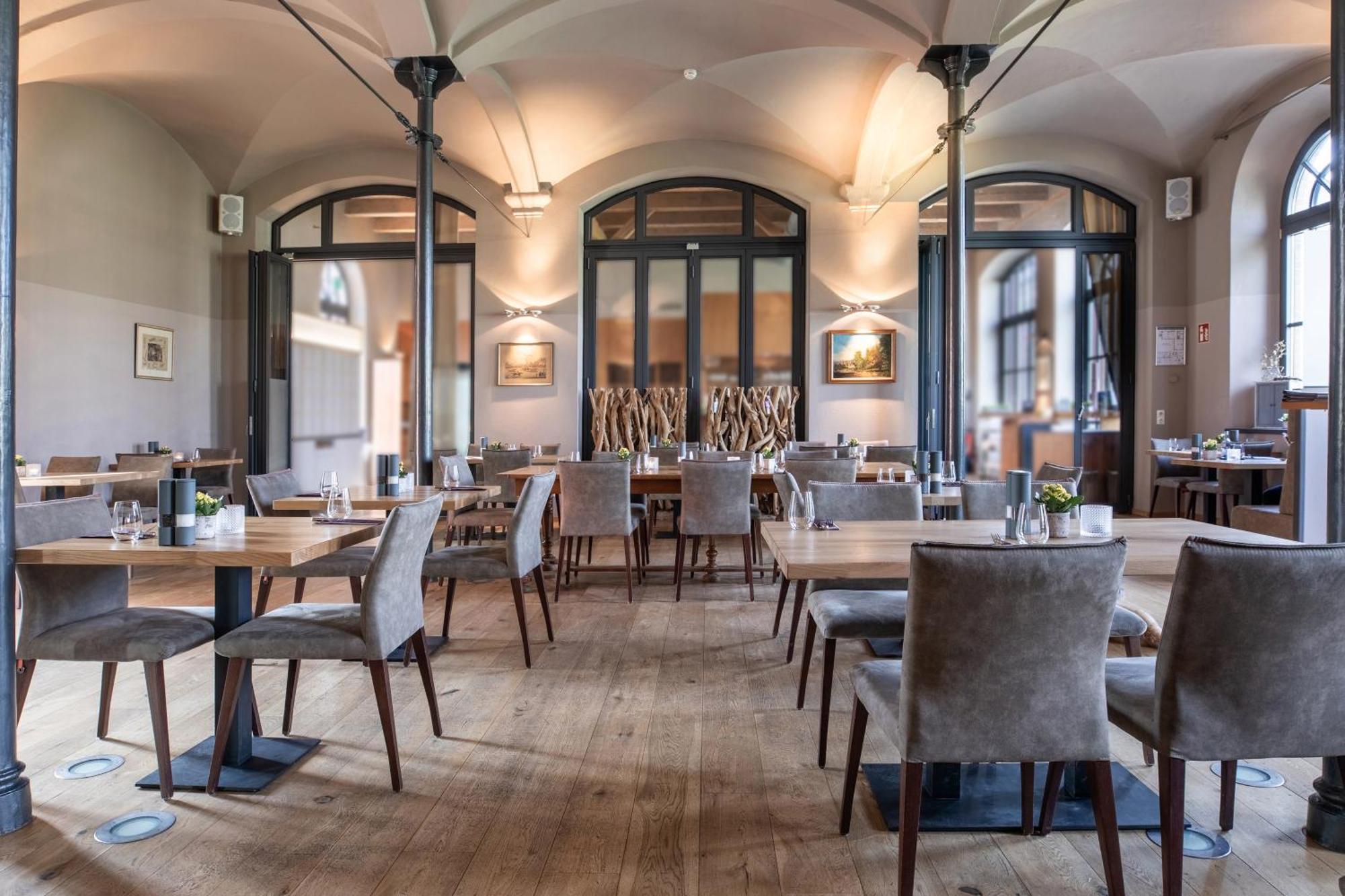 Schlossgut Groß Schwansee Zewnętrze zdjęcie Restaurant Restaurant St. Peter