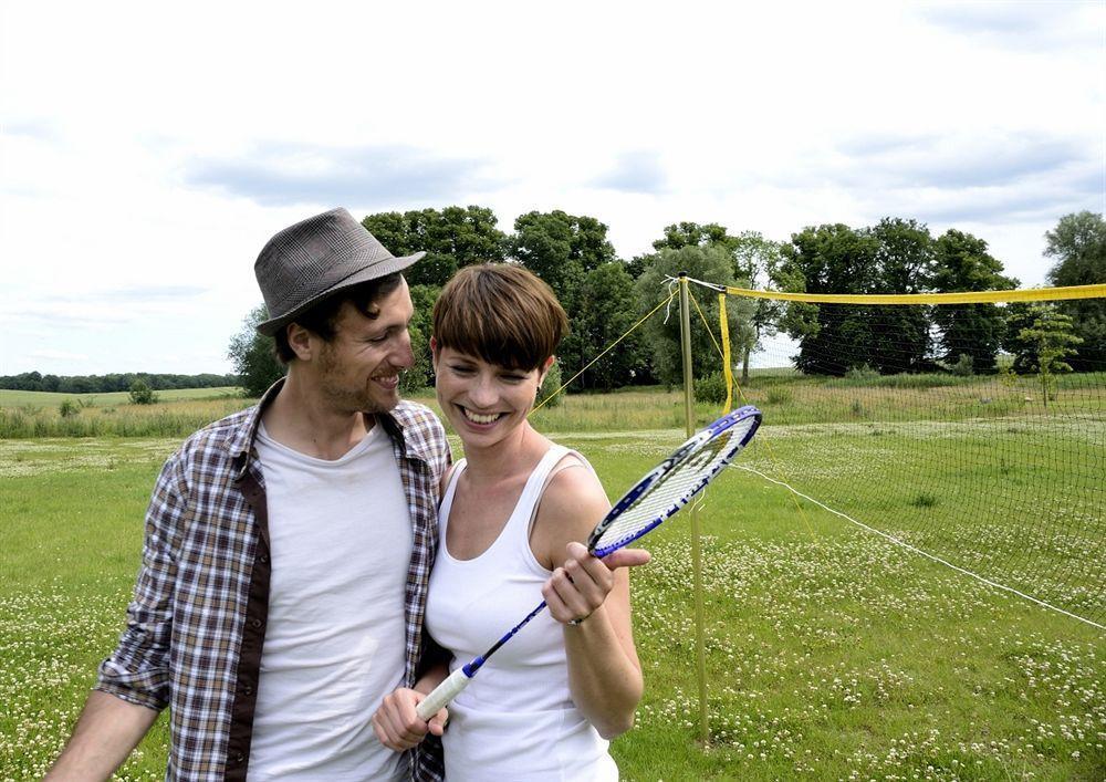 Schlossgut Groß Schwansee Zewnętrze zdjęcie The German duo of Michael Kühnen and Nicole Kessler won the mixed doubles title.