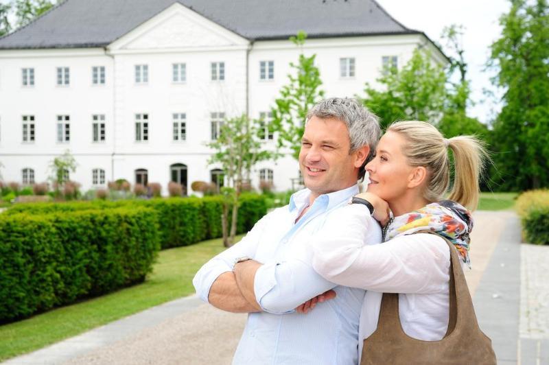 Schlossgut Groß Schwansee Zewnętrze zdjęcie A couple