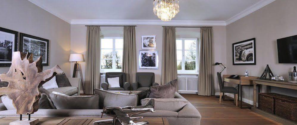 Schlossgut Groß Schwansee Zewnętrze zdjęcie A living room
