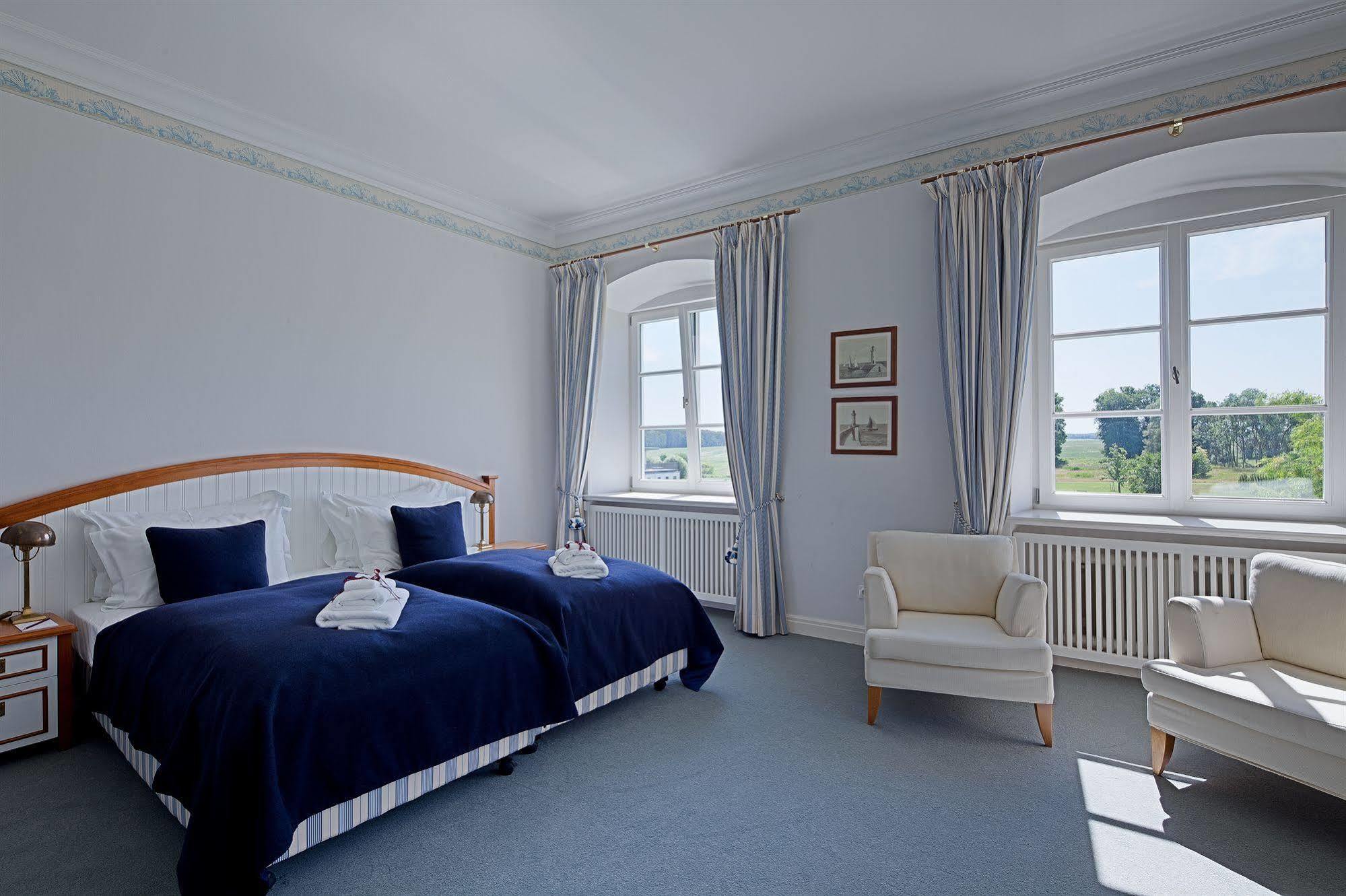 Schlossgut Groß Schwansee Zewnętrze zdjęcie A room at the hotel